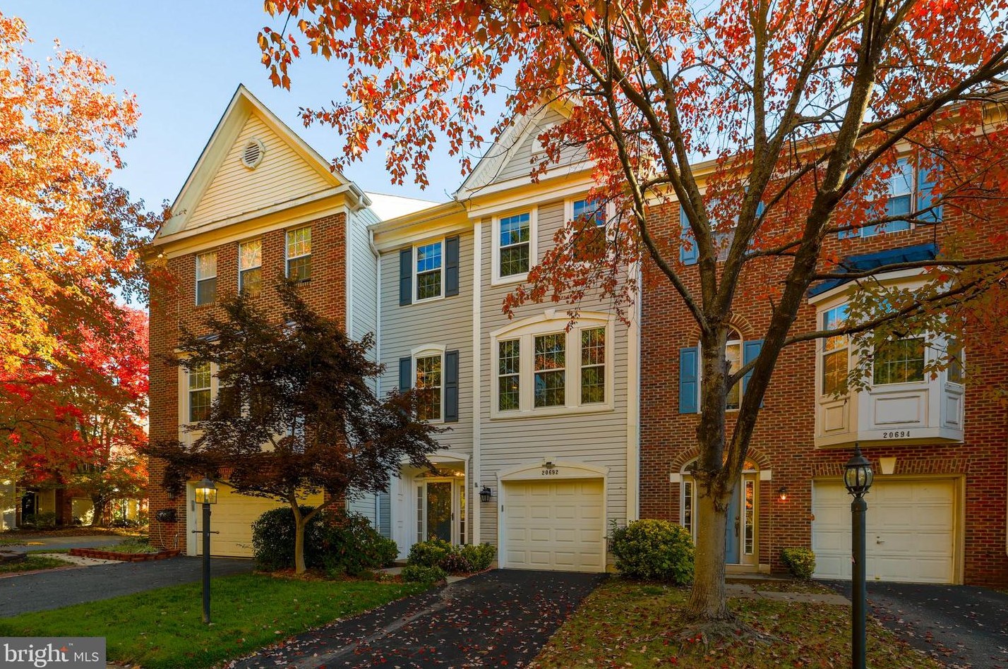 20692 Waterfall Branch Ter, Dulles, VA 20165-2434