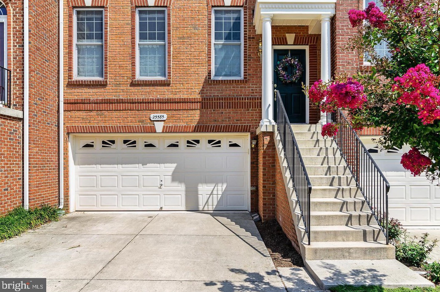 25585 America Sq, Fairfax, VA 20152
