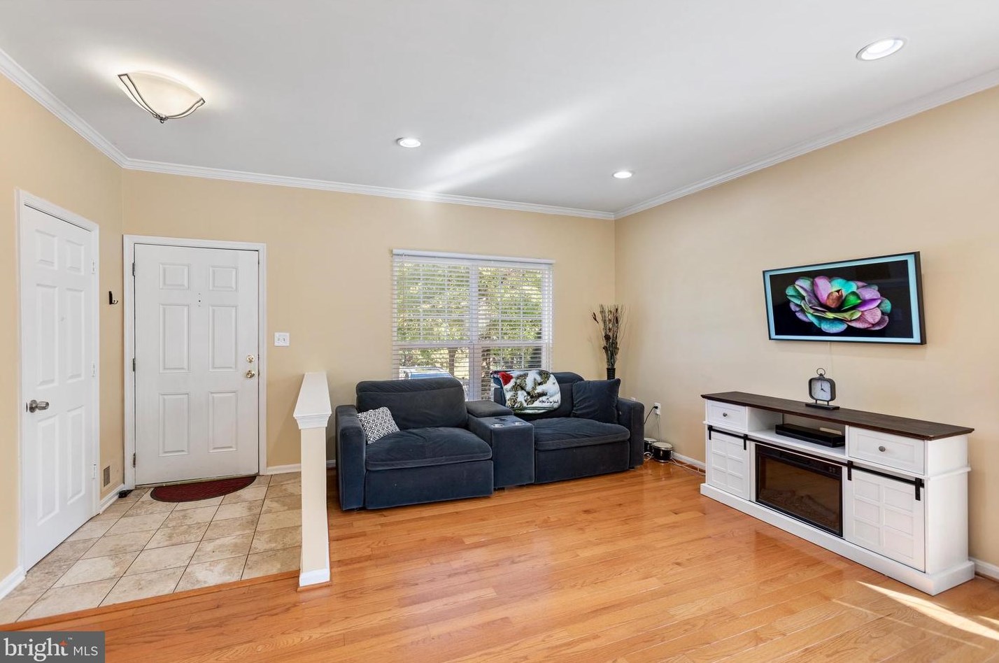 43335 Mary Rita Ter, Ashburn, VA 20147-3160