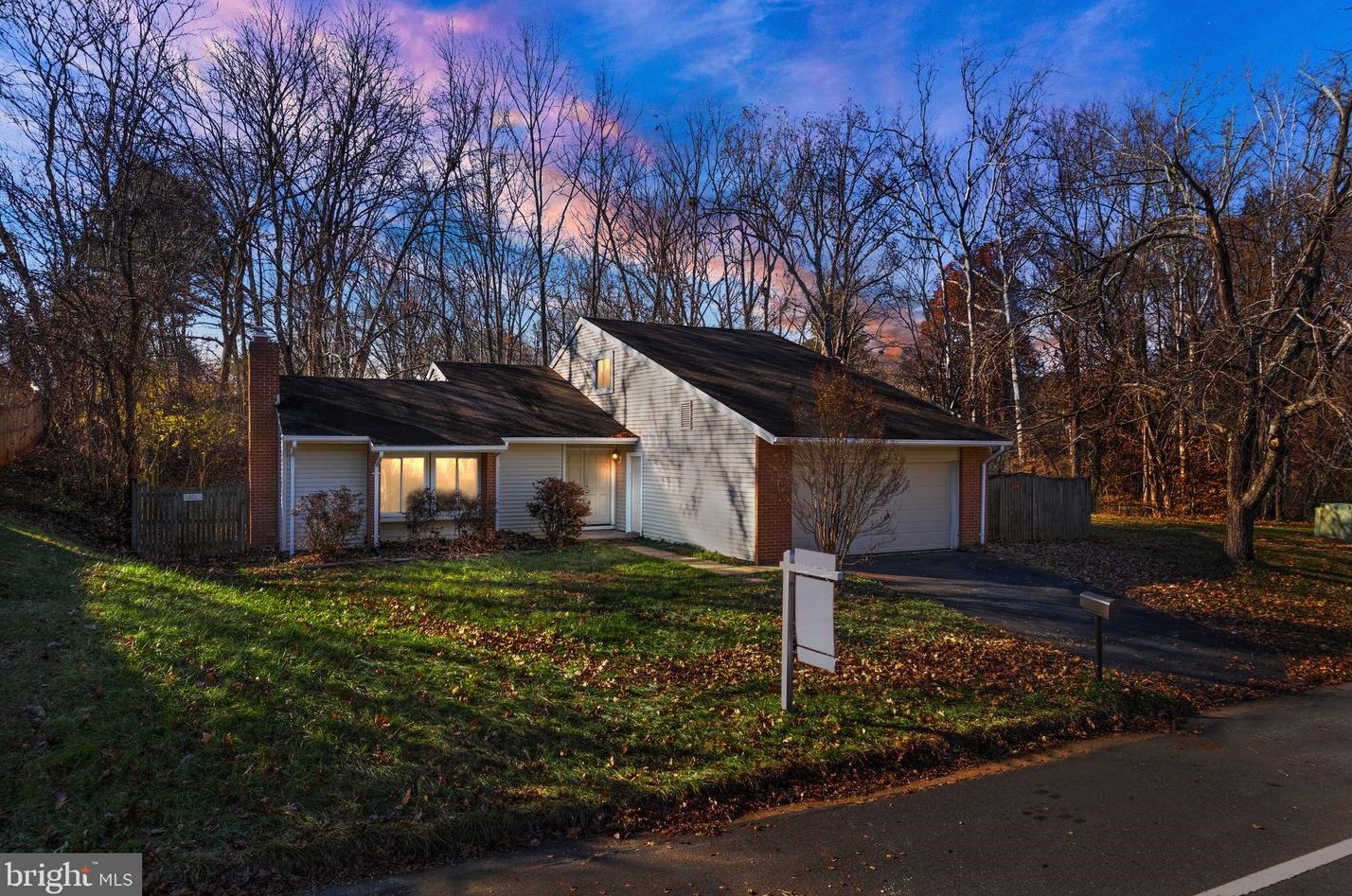 445 Sugarland Run Dr, Dulles VA  20164-1175 exterior