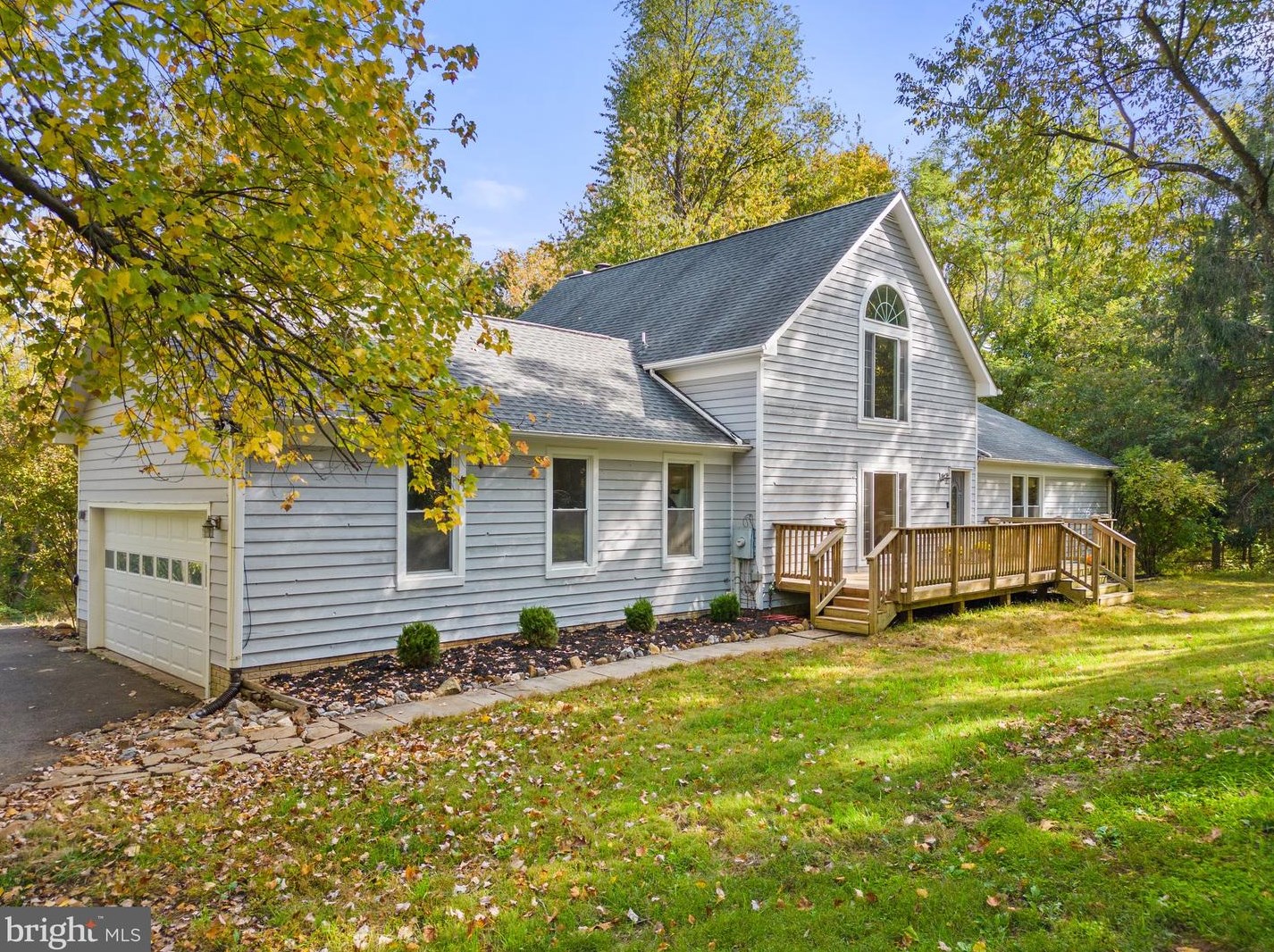 39506 Bolington Rd, Lovettsville, VA 20180