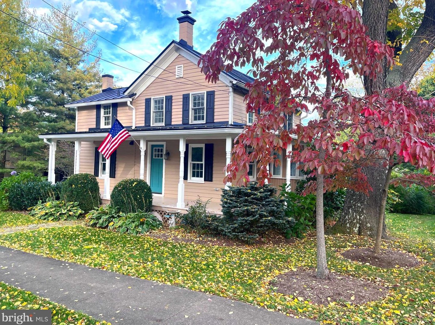 28 N Laycock St, Hamilton, VA 20158