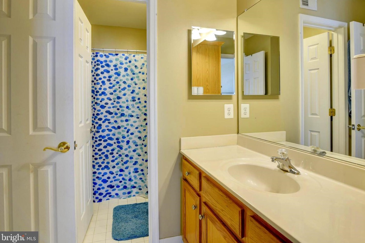 42494 Legacy Park Dr, Ashburn VA  20148-5616 exterior