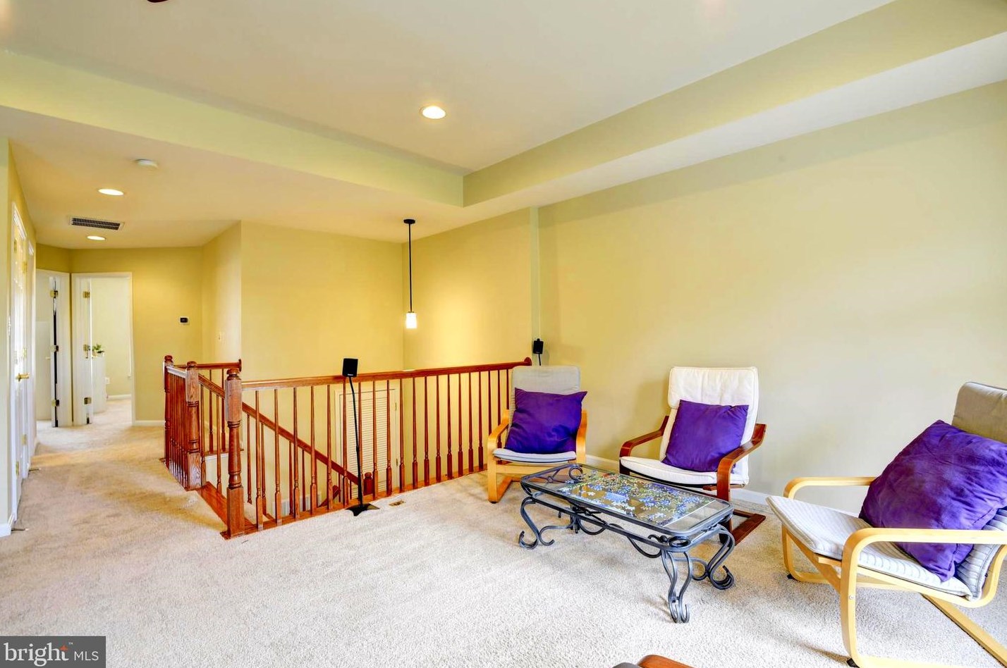 42494 Legacy Park Dr, Ashburn VA  20148-5616 exterior