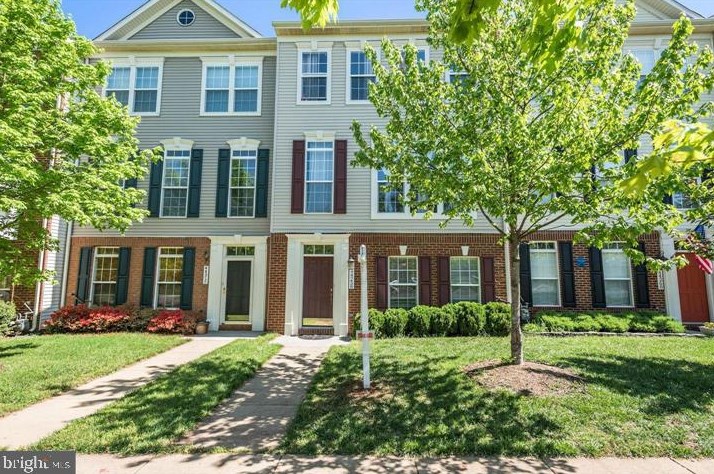44258 Navajo Dr, Ashburn VA  20147-3390 exterior