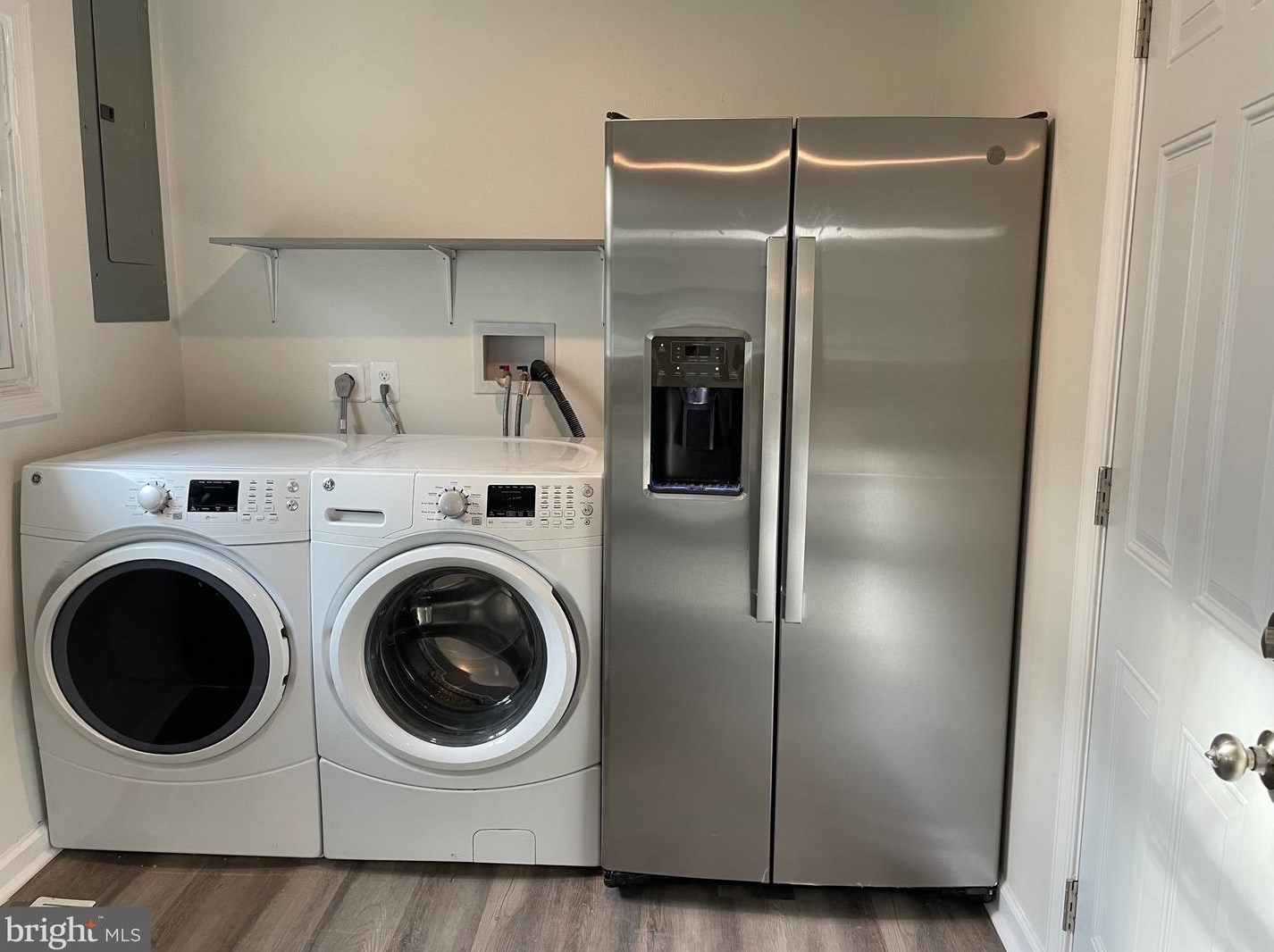 607 Nettle Tree Rd, Dulles VA  20164-4725 exterior