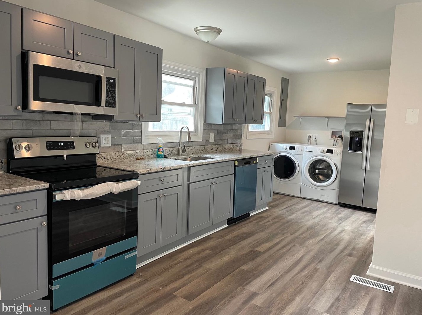 607 Nettle Tree Rd, Dulles VA  20164-4725 exterior