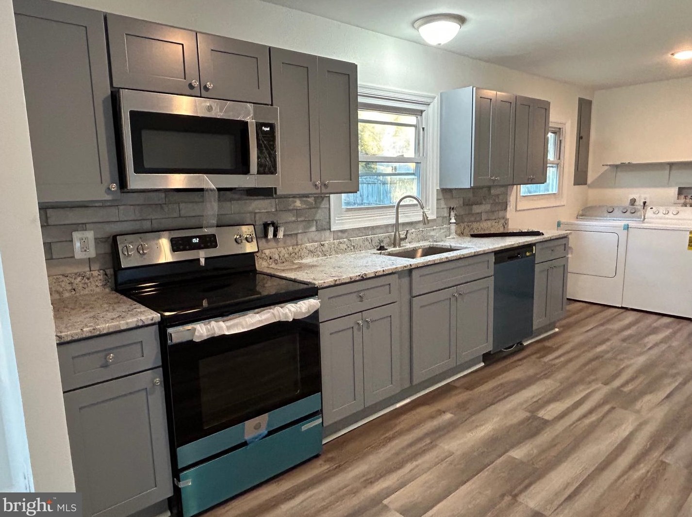 607 Nettle Tree Rd, Dulles VA  20164-4725 exterior