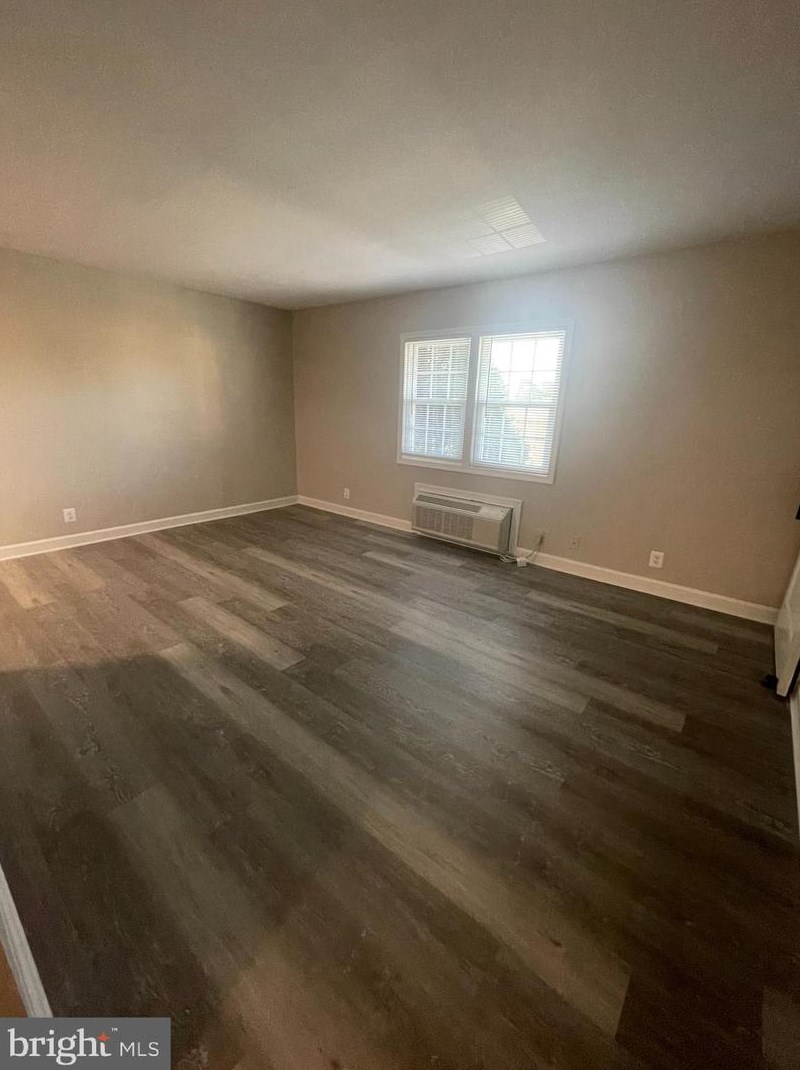 110 College Dr N #218, Dulles, VA 20164