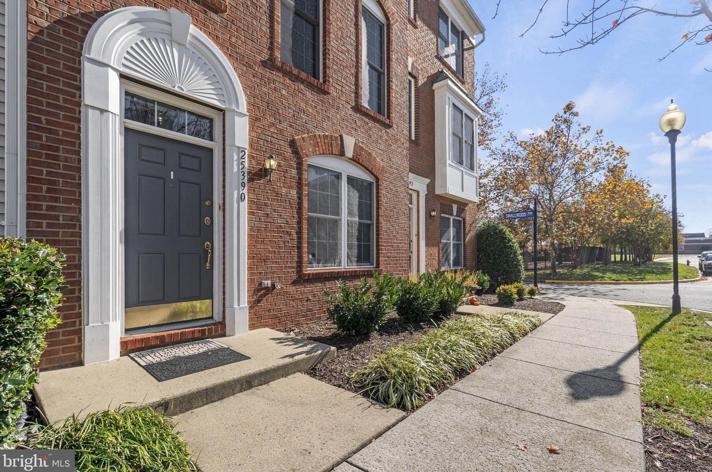 25390 Shipley Terrace, Fairfax, VA 20152