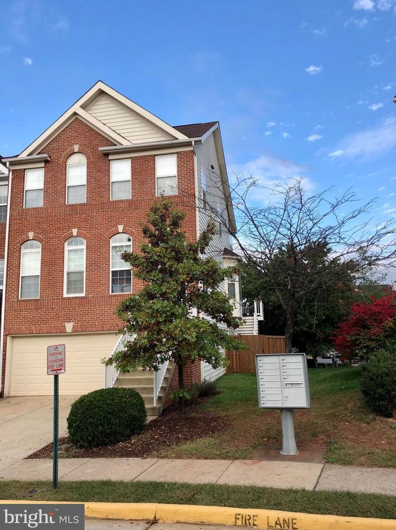 21266 Victorias Cross Ter, Ashburn VA  20147-4938 exterior