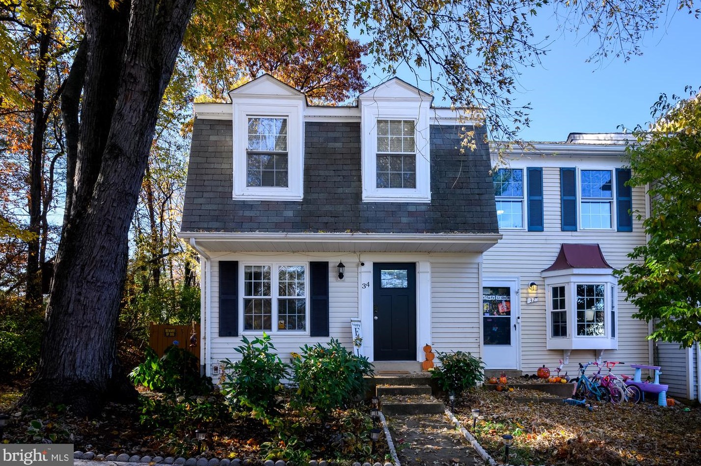 34 Devon Ct, Dulles VA  20165-5766 exterior