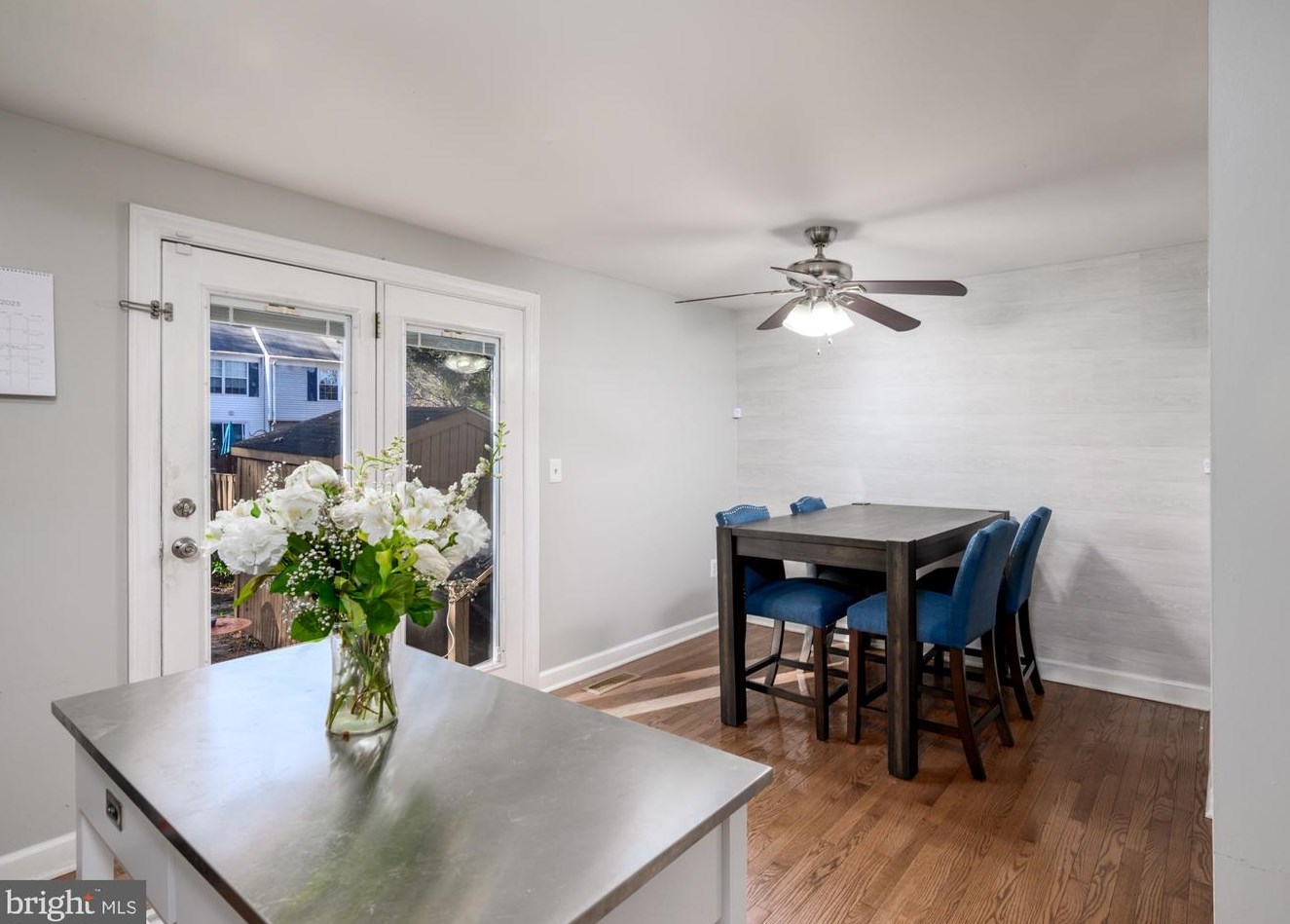 34 Devon Ct, Dulles VA  20165-5766 exterior