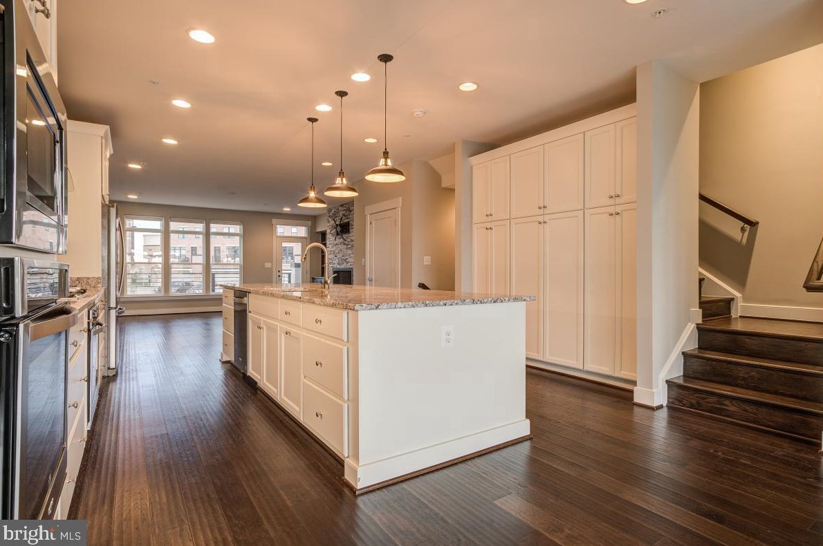 42396 Soave Dr, Ashburn, VA 20148