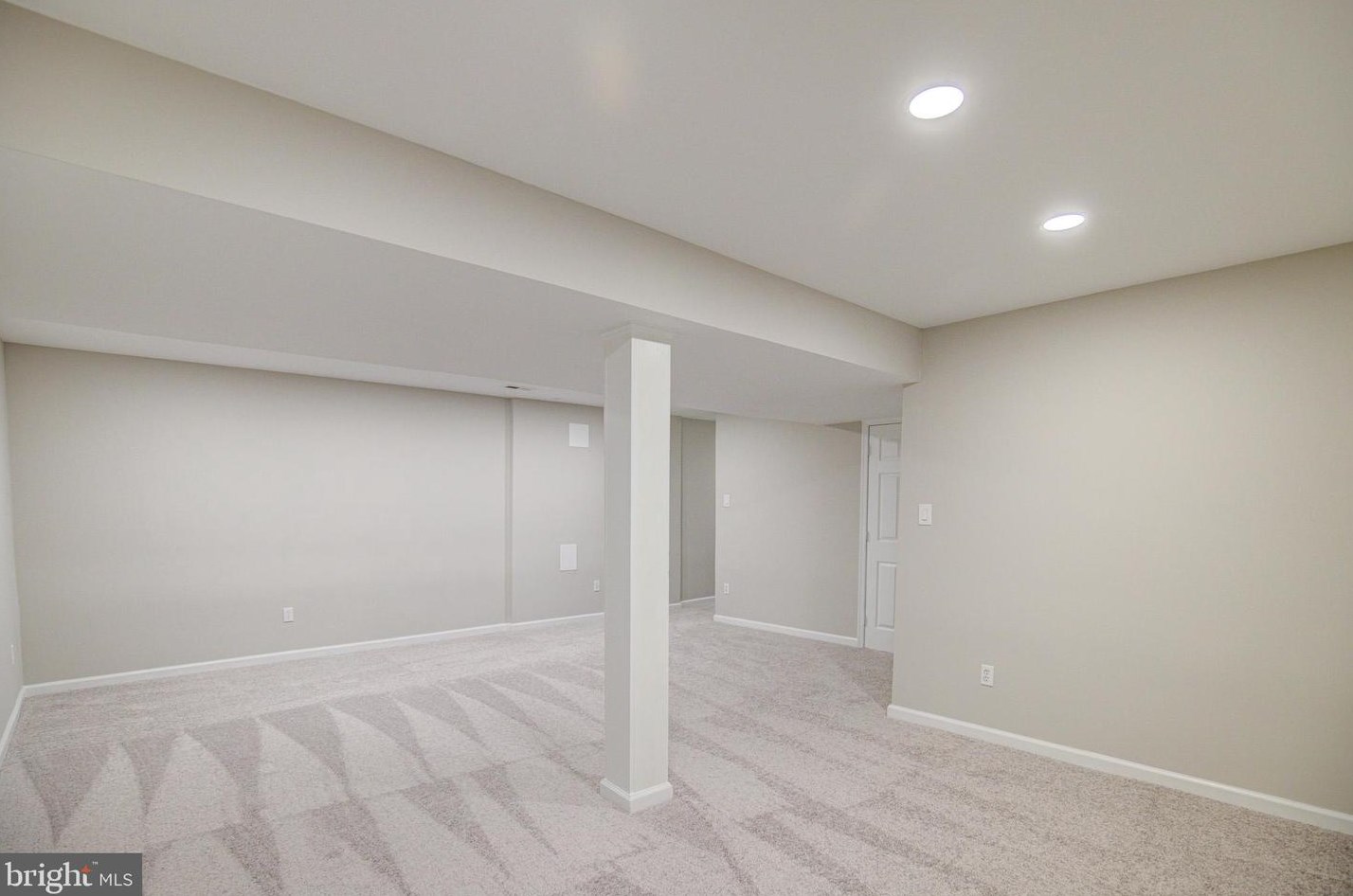 203 Keyes Ct, Dulles VA  20164-3013 exterior