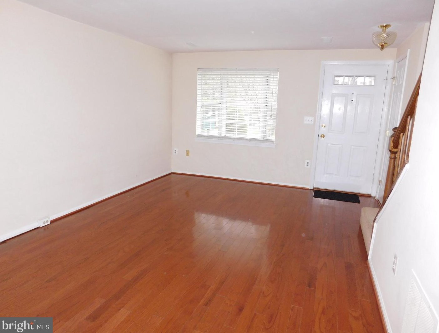 77 Bickel Ct, Dulles VA  20165-5729 exterior