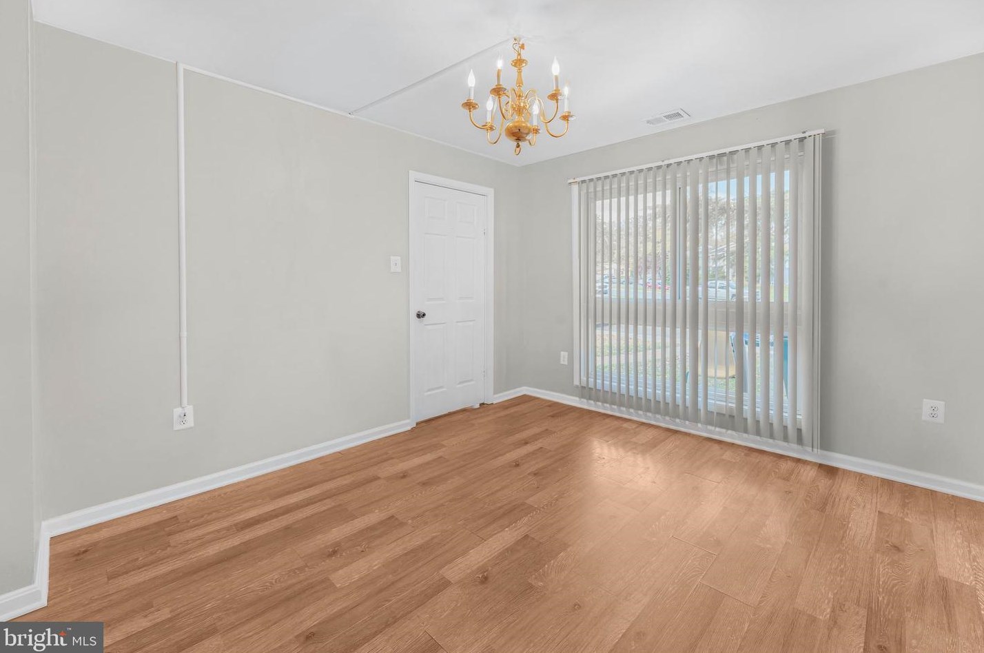221 Willow Ter, Dulles VA  20164-1629 exterior