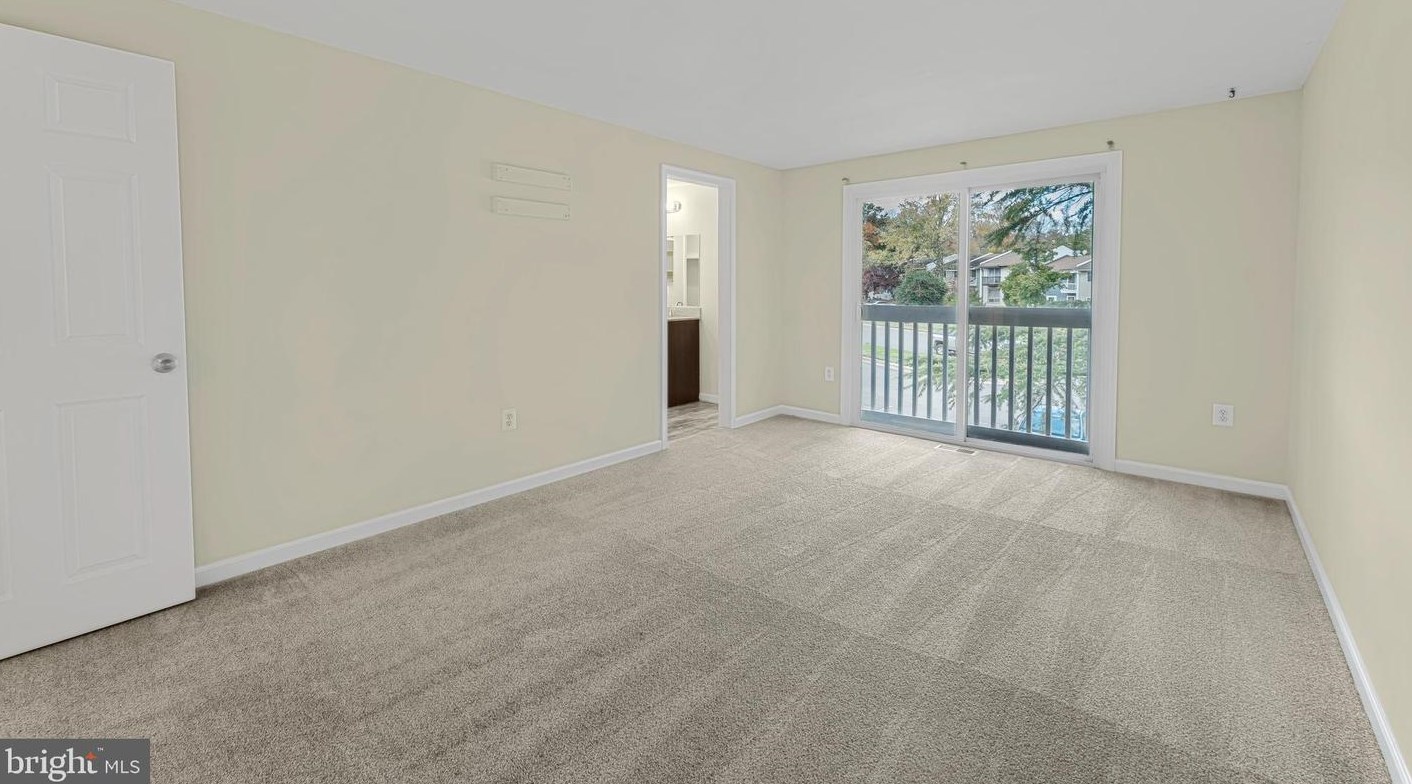 221 Willow Ter, Dulles VA  20164-1629 exterior