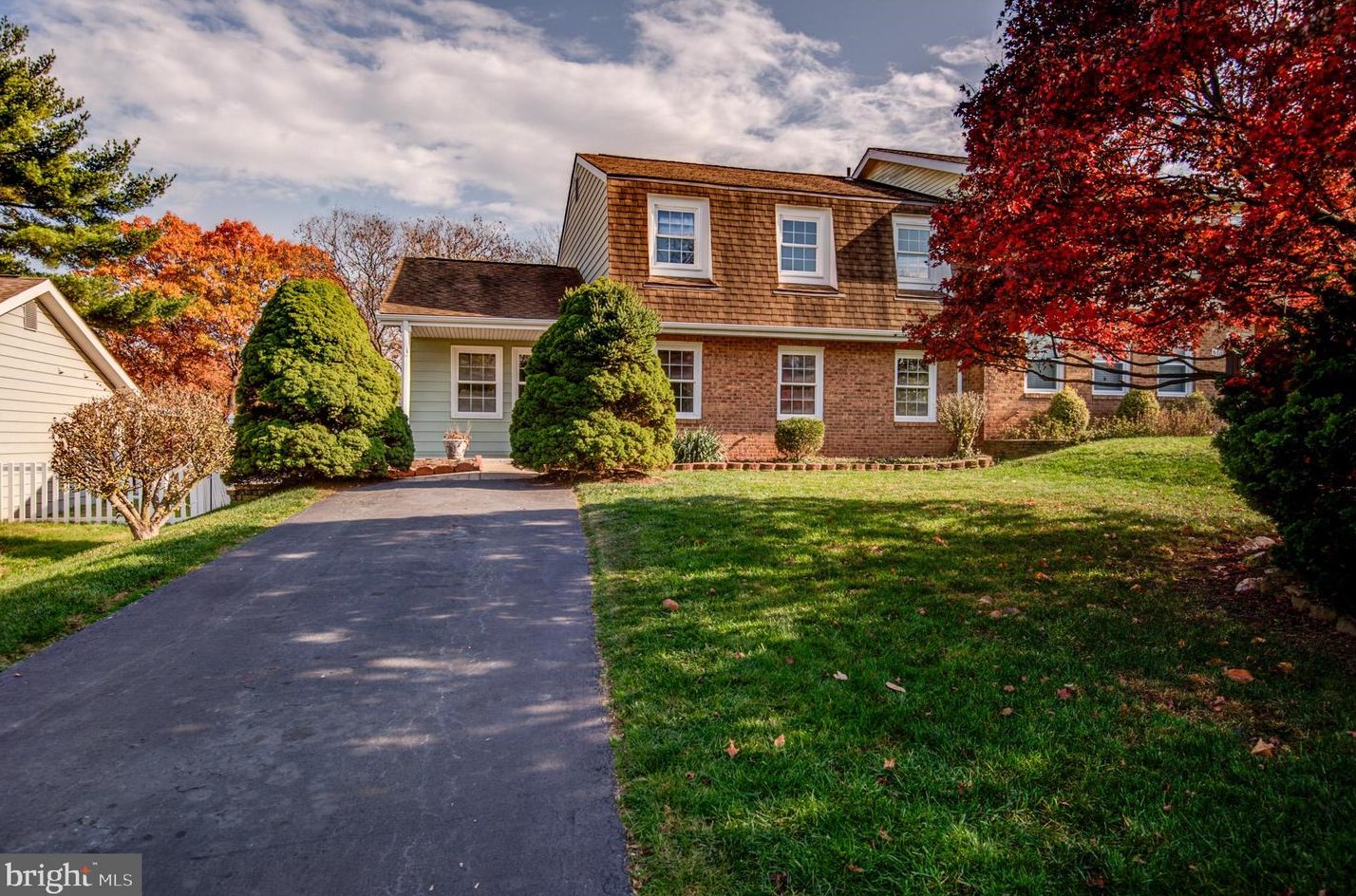 612 N Fillmore Ave, Dulles, VA 20164