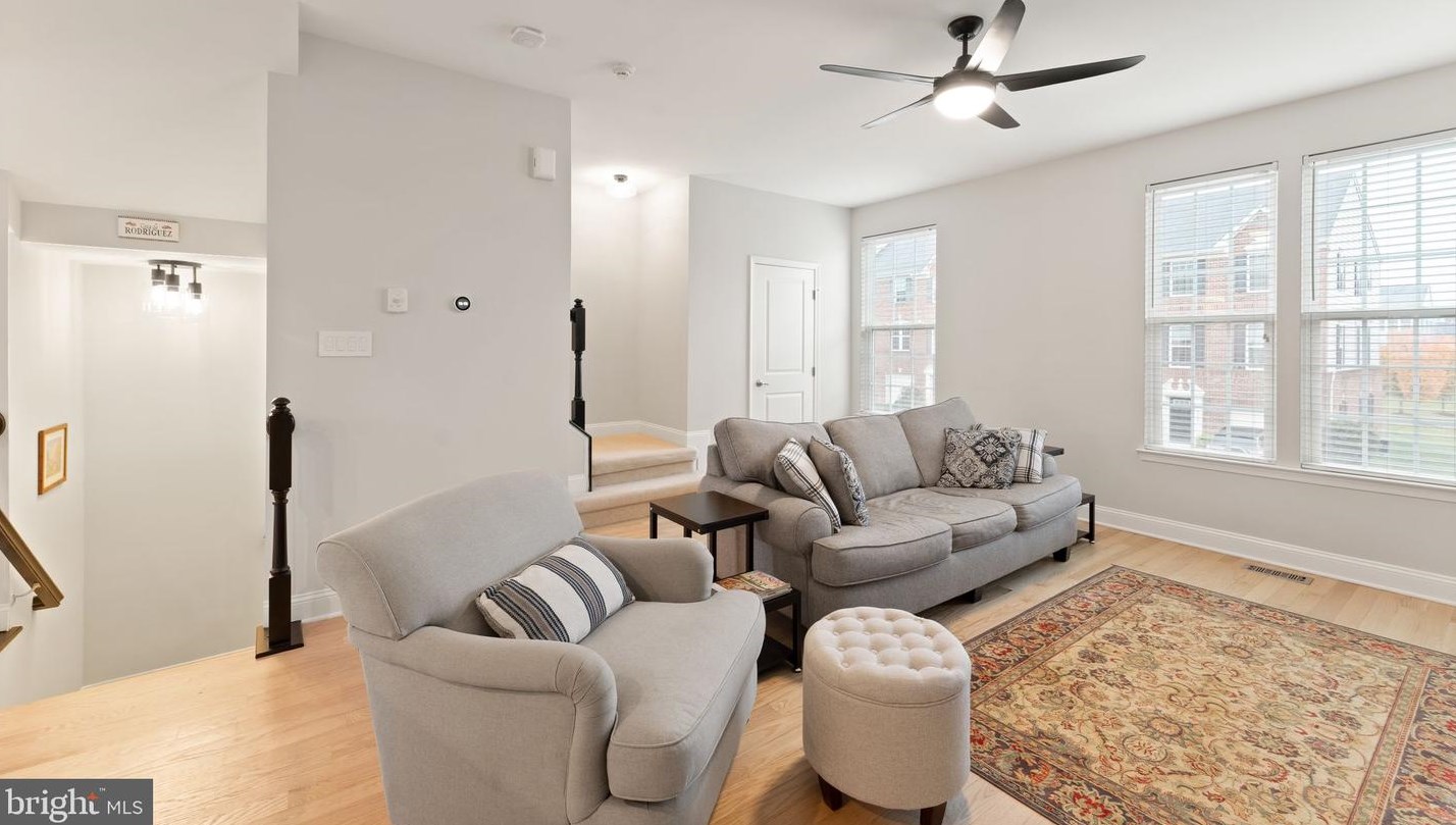 45940 Grammercy Ter, Dulles VA  20166-7806 exterior