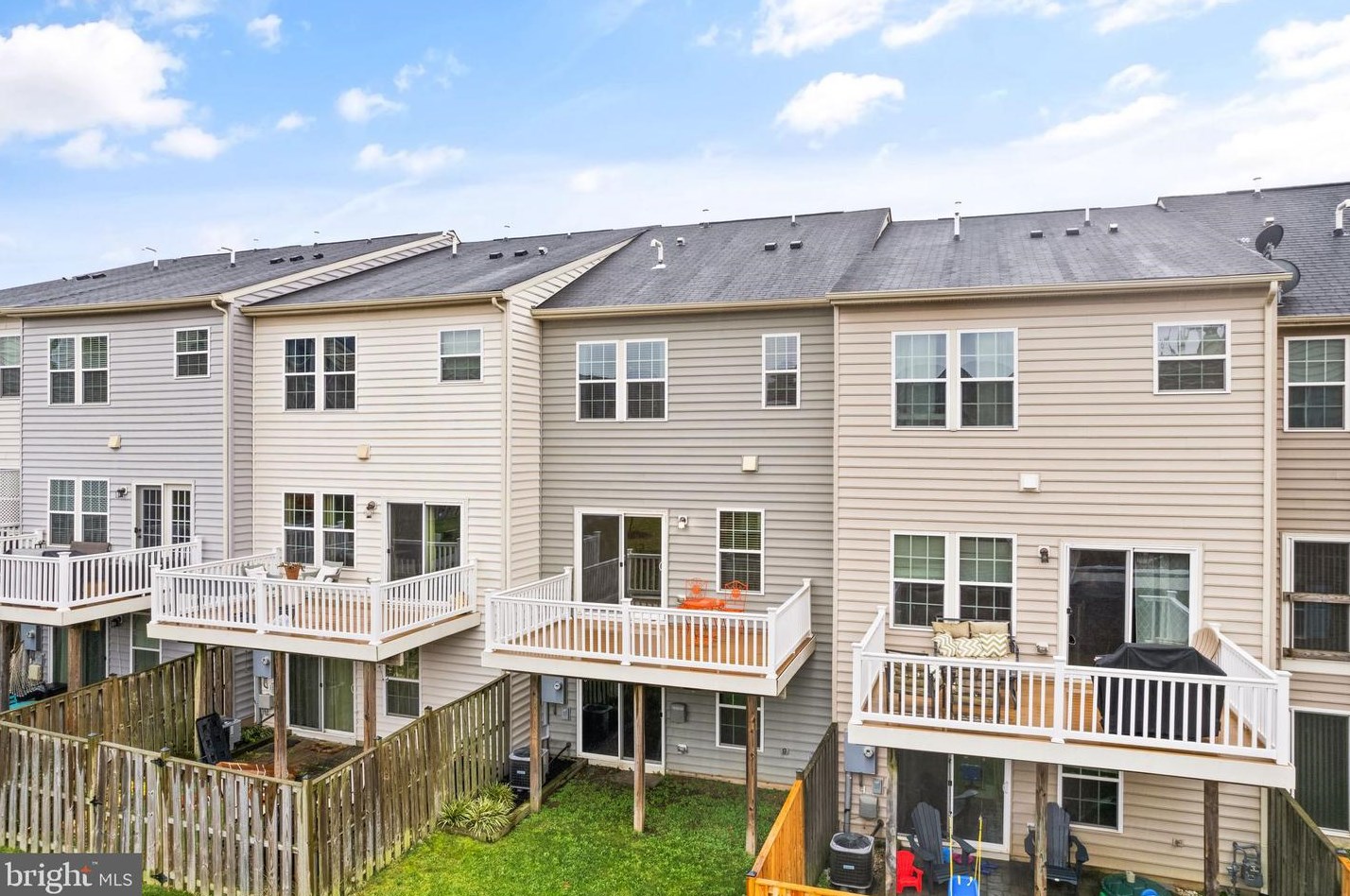 45940 Grammercy Ter, Dulles VA  20166-7806 exterior