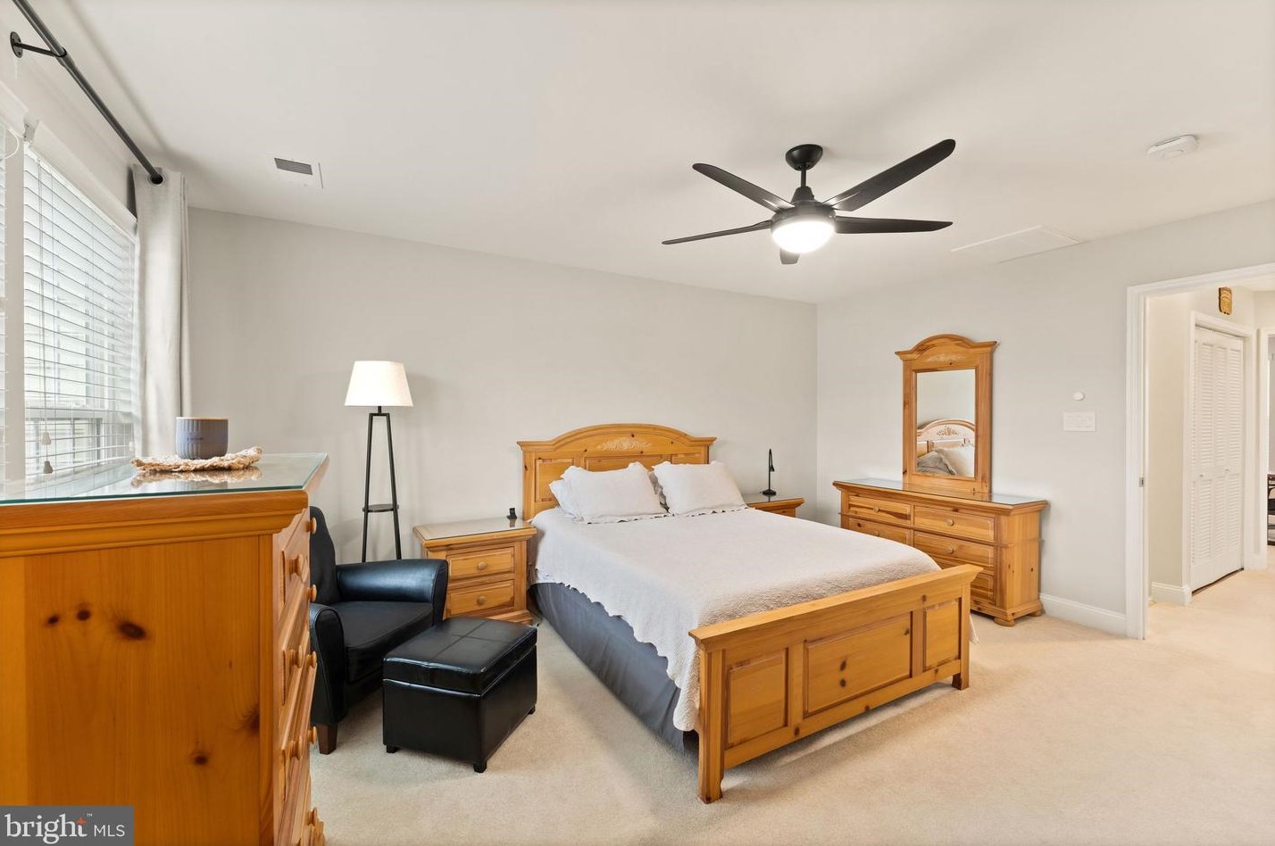 45940 Grammercy Ter, Dulles VA  20166-7806 exterior