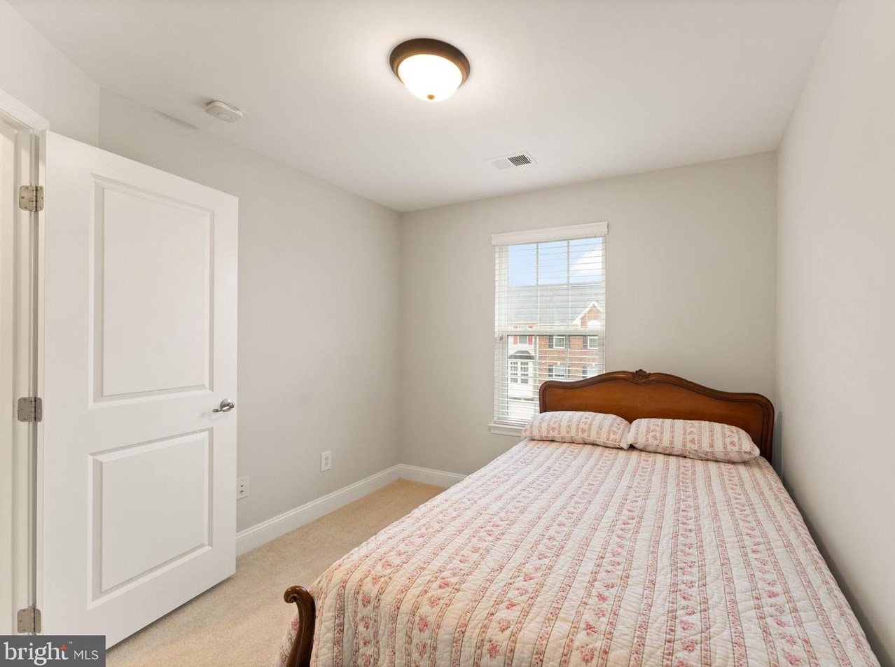 45940 Grammercy Ter, Dulles VA  20166-7806 exterior