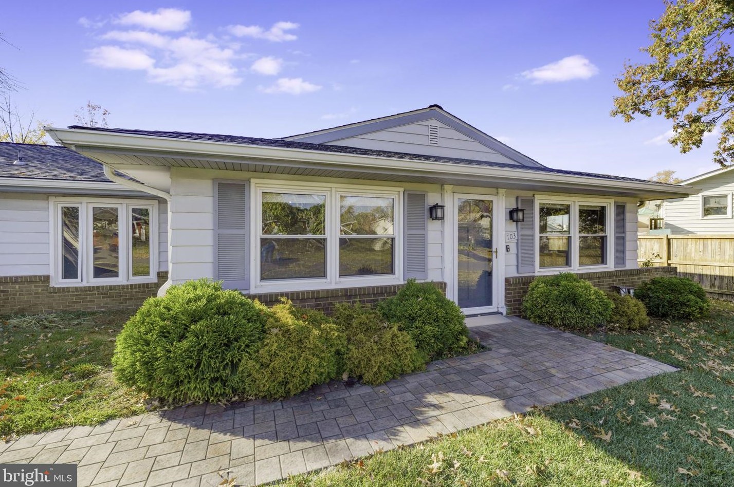 103 S Harrison Rd, Dulles, VA 20164