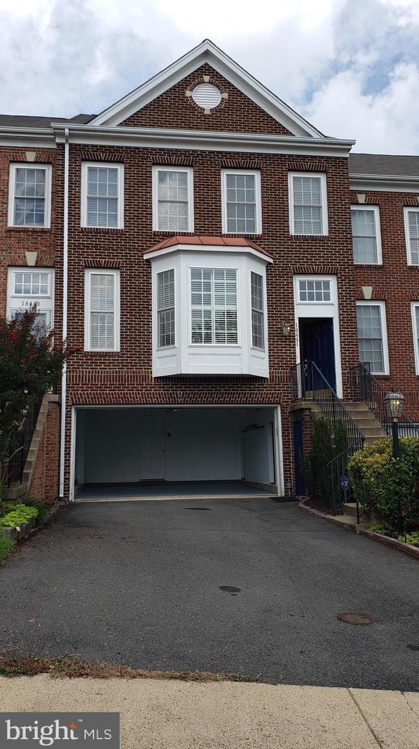 18441 Sierra Springs Sq, Leesburg, VA 20176