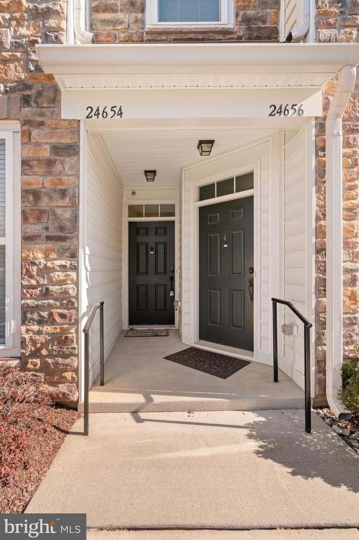 24654 Byrne Meadow Square, Stone Ridge, VA 20105
