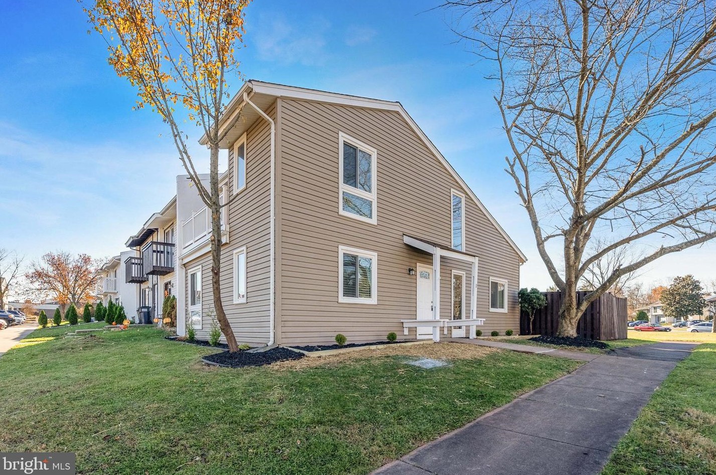1 Regis Cir, Dulles, VA 20164-1342