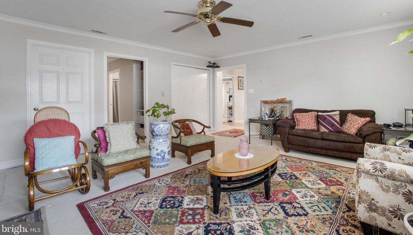 1802 Craig St, Dulles VA  20164-3533 exterior