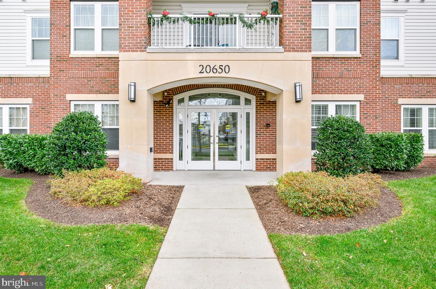 20650 Hope Spring Terrace #201, Ashburn, VA 20147