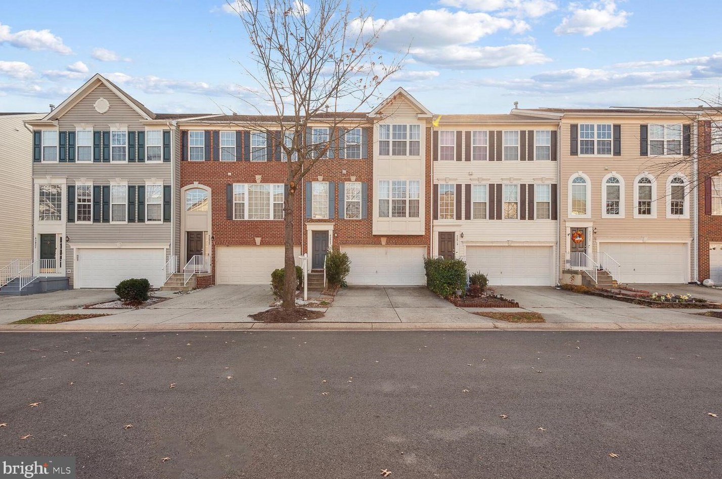 42823 Shaler St, Fairfax, VA 20152-3920