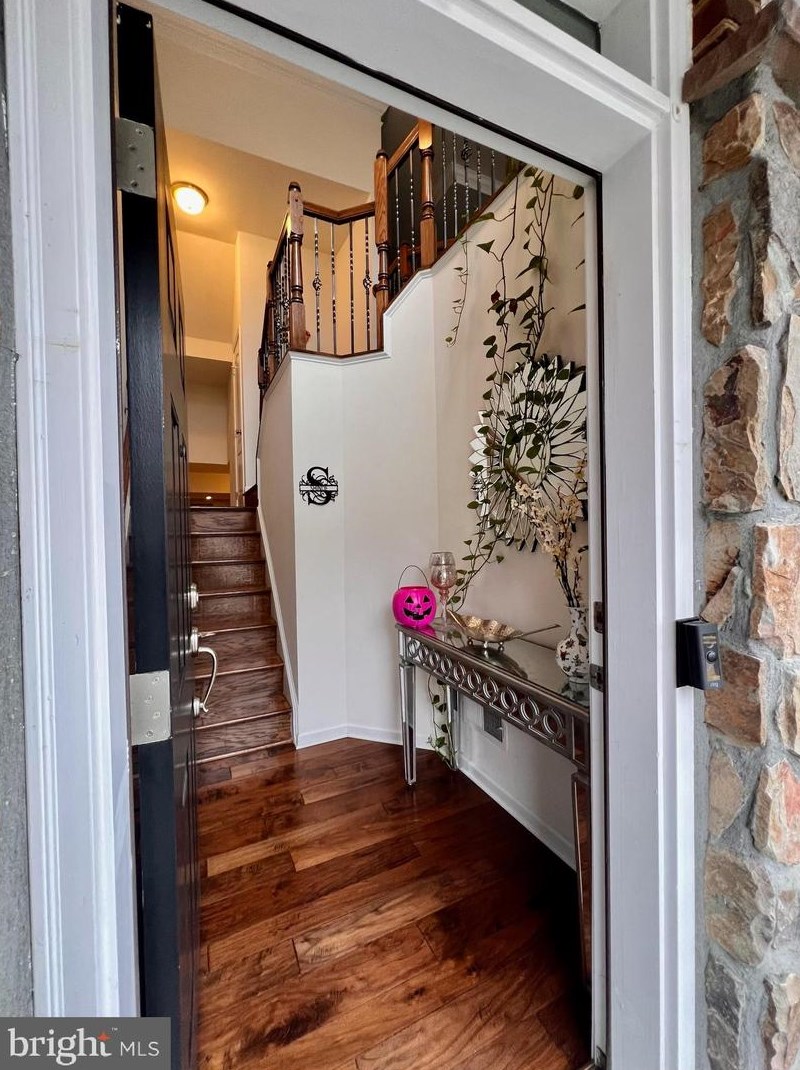 42843 Edgegrove Heights Ter, Ashburn VA  20148-7472 exterior
