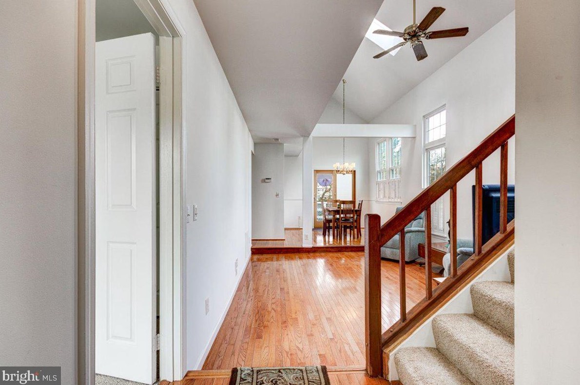 10 Lindenwood Ct, Dulles VA  20165-5643 exterior