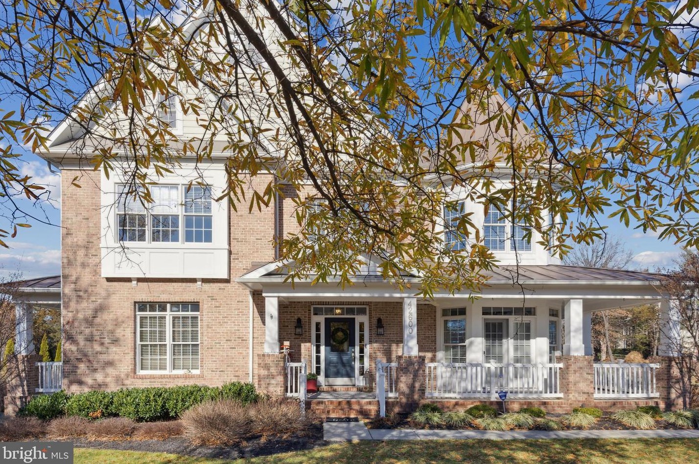 42600 Cochrans Lock Dr, Ashburn, VA 20148-4102