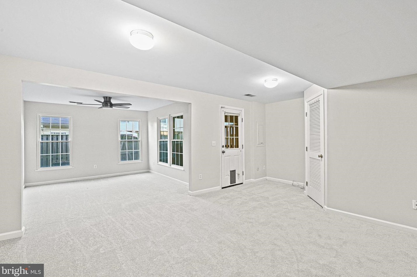 19896 Fieldgrass Sq, Ashburn VA  20147-2760 exterior