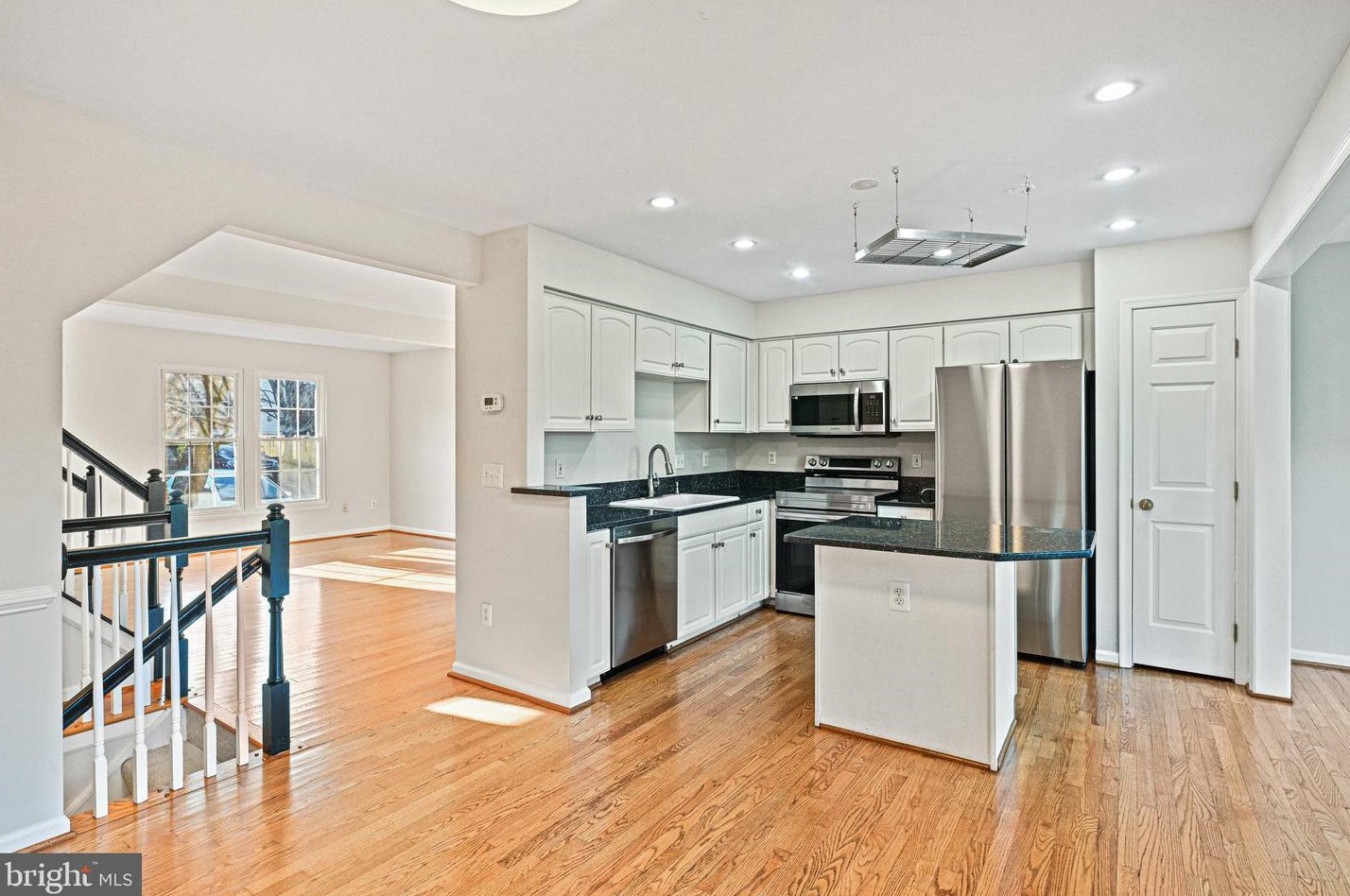 19896 Fieldgrass Square, Ashburn, VA 20147