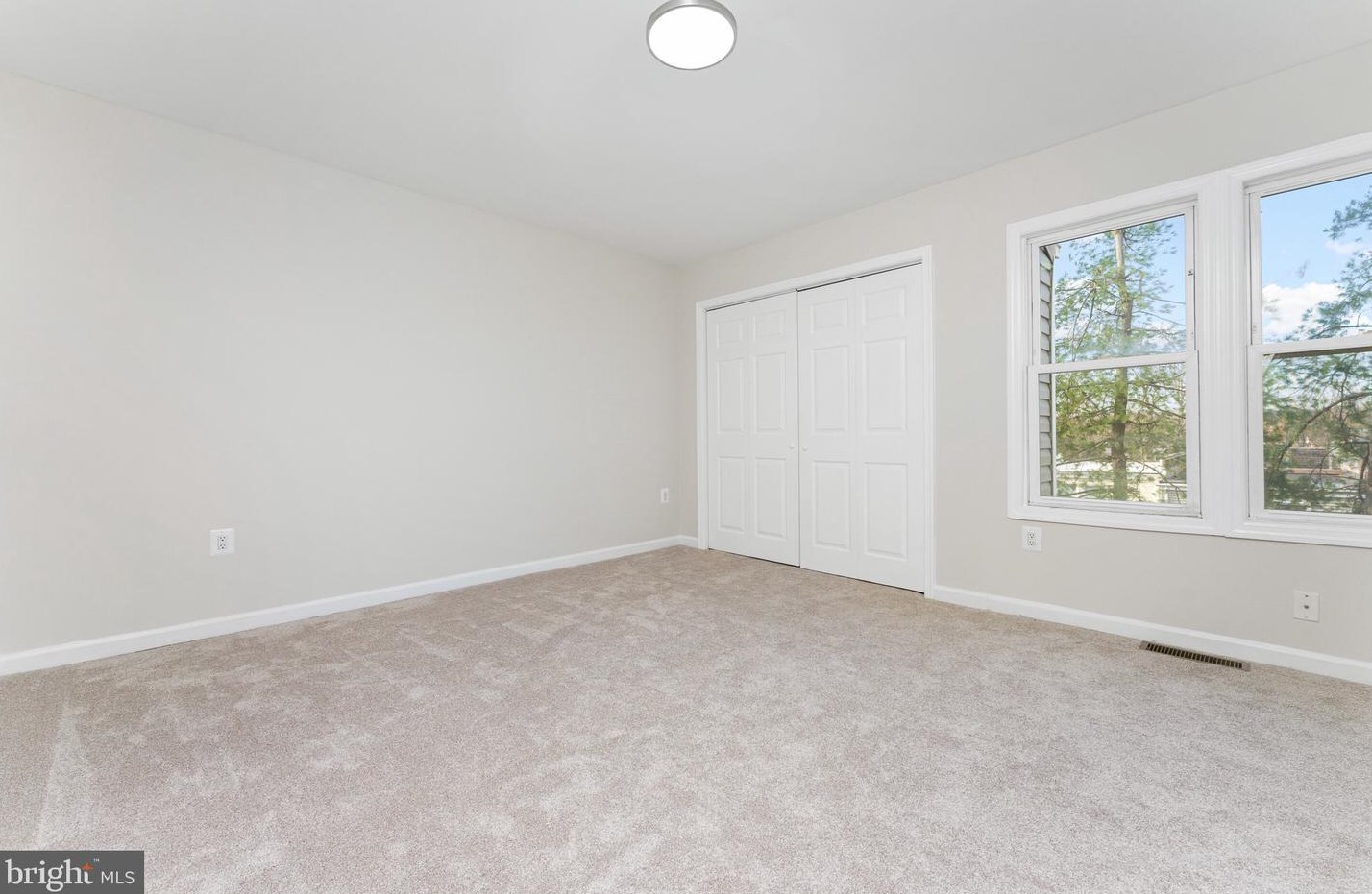 321 Roanoke Dr Se, Leesburg, VA 20175