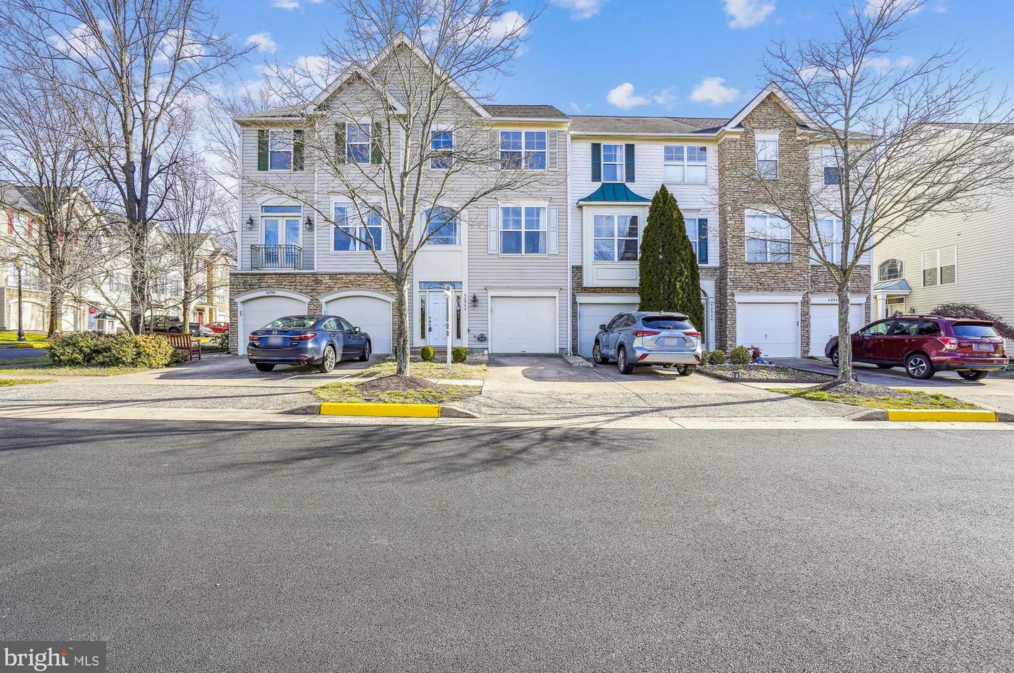 42942 Beachall St, Fairfax, VA 20152-2013