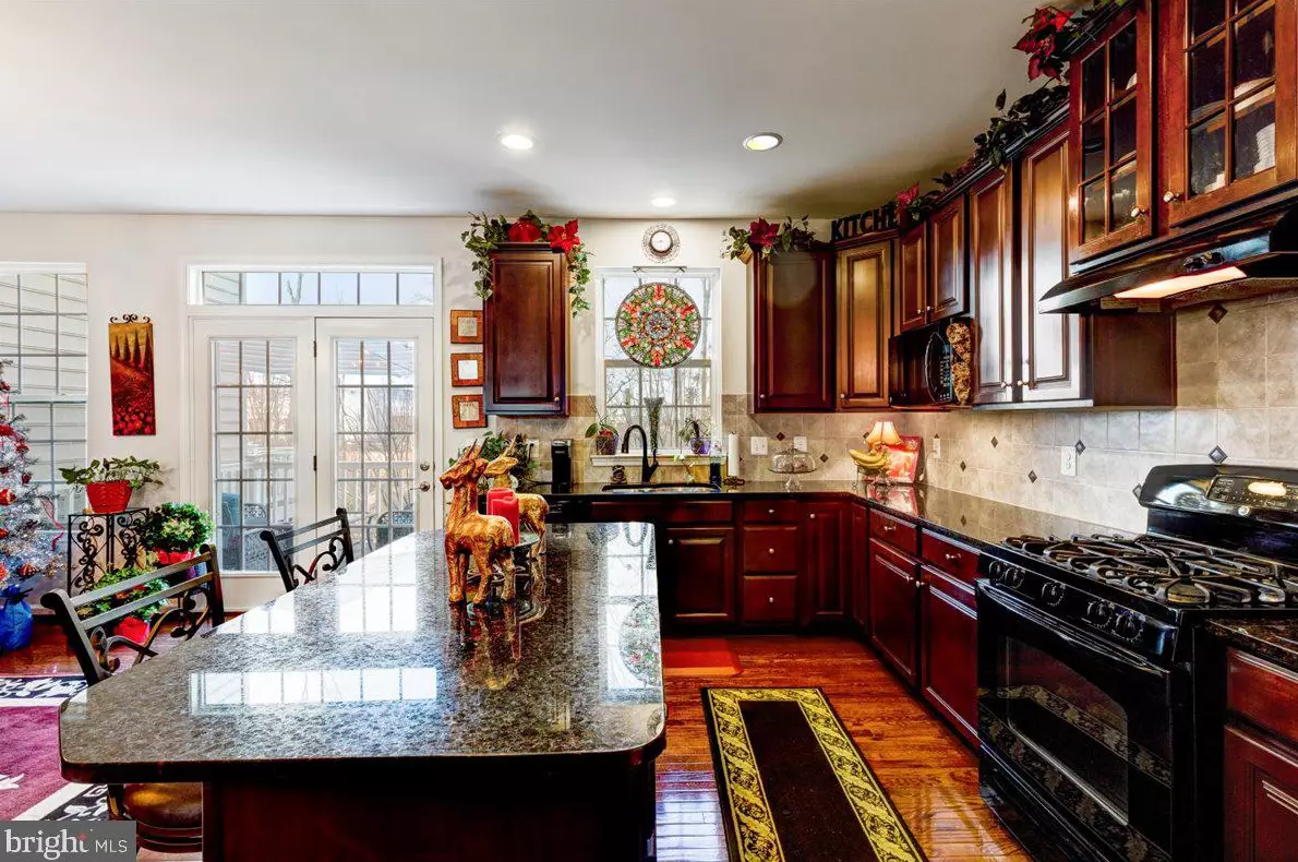 22939 Chinkapin Oak Ter, Dulles VA  20166-7803 exterior