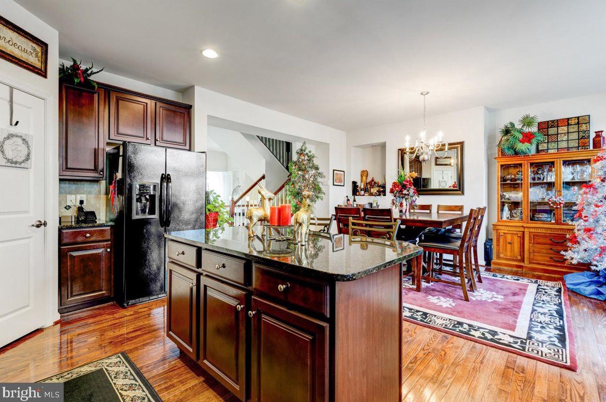 22939 Chinkapin Oak Ter, Dulles VA  20166-7803 exterior