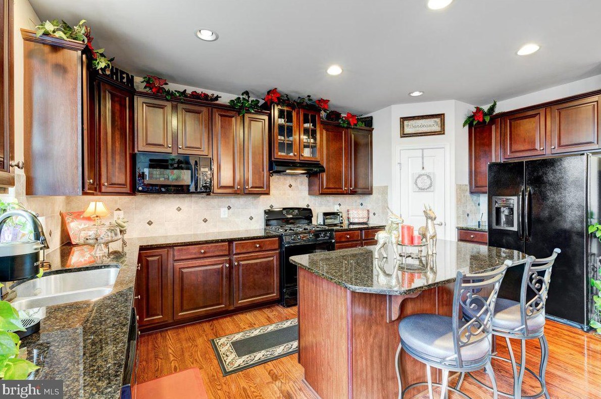 22939 Chinkapin Oak Ter, Dulles VA  20166-7803 exterior