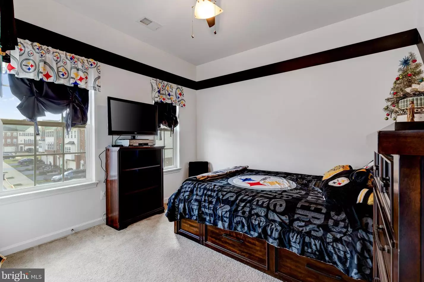 22939 Chinkapin Oak Ter, Dulles VA  20166-7803 exterior