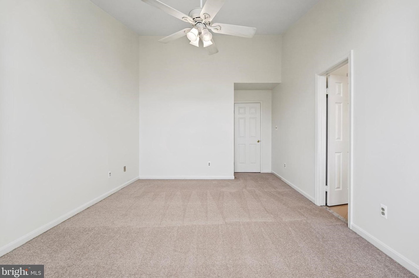 21109 Chandler Ct, Dulles VA  20164-6300 exterior