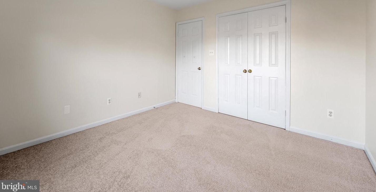 21109 Chandler Ct, Dulles VA  20164-6300 exterior