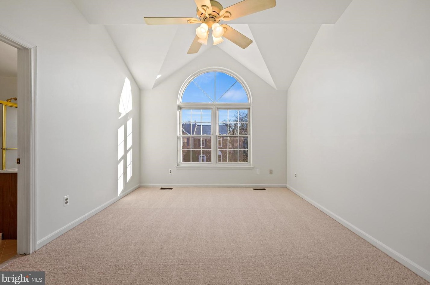 21109 Chandler Ct, Dulles VA  20164-6300 exterior