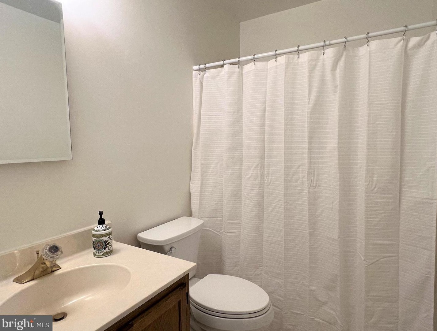 21109 Chandler Ct, Dulles VA  20164-6300 exterior