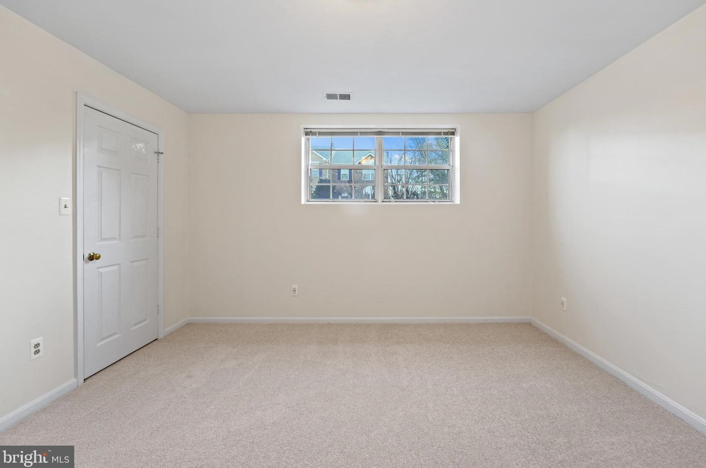 21109 Chandler Ct, Dulles VA  20164-6300 exterior